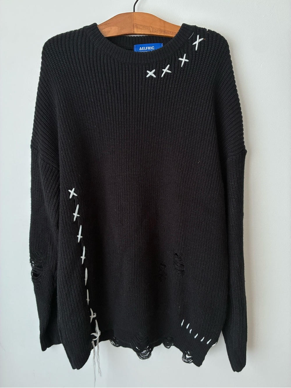 Aelfric Eden Sweater Men’s Large Distressed